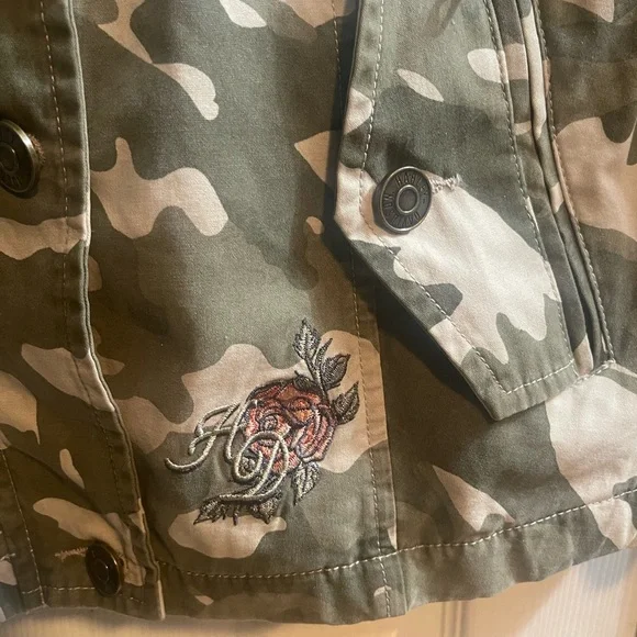 Camo and floral Harley Davidson jacket - Picture 2 of 6